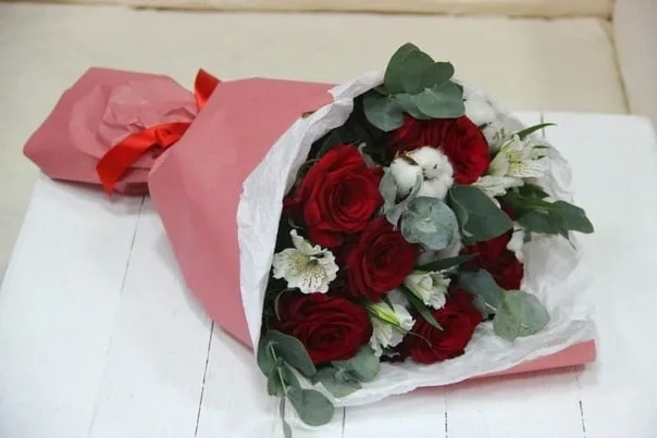 Букет с розой и альстромерией "Для тебя"