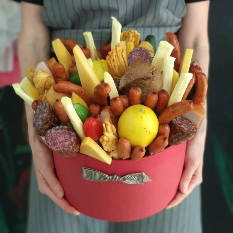 Мужская коробка с закусками к пенному