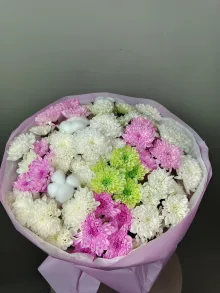 Букет из хризантем и хлопка
