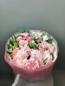 Сборный букет с хризантемой и альстромерией