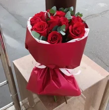 Розы с эвкалиптом