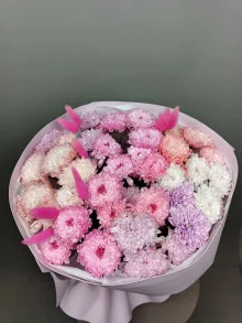 С хризантемой и лагурусом