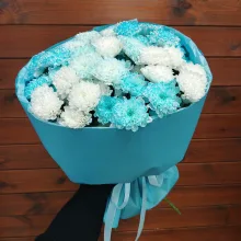 Букет голубых хризантем