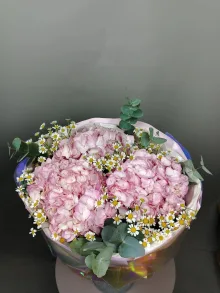Букет с розовой гортензтей