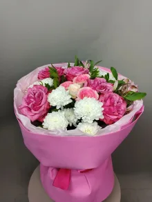 Сборный с розой и хризантемой
