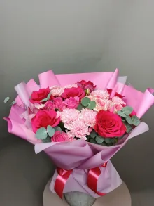 Розовый
