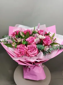 Розовый