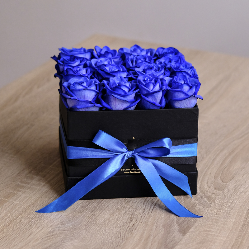 Подарок синий цвет. Синие розы в коробке. Подарок синего цвета. Букет синих роз. Синие цветы в коробке.